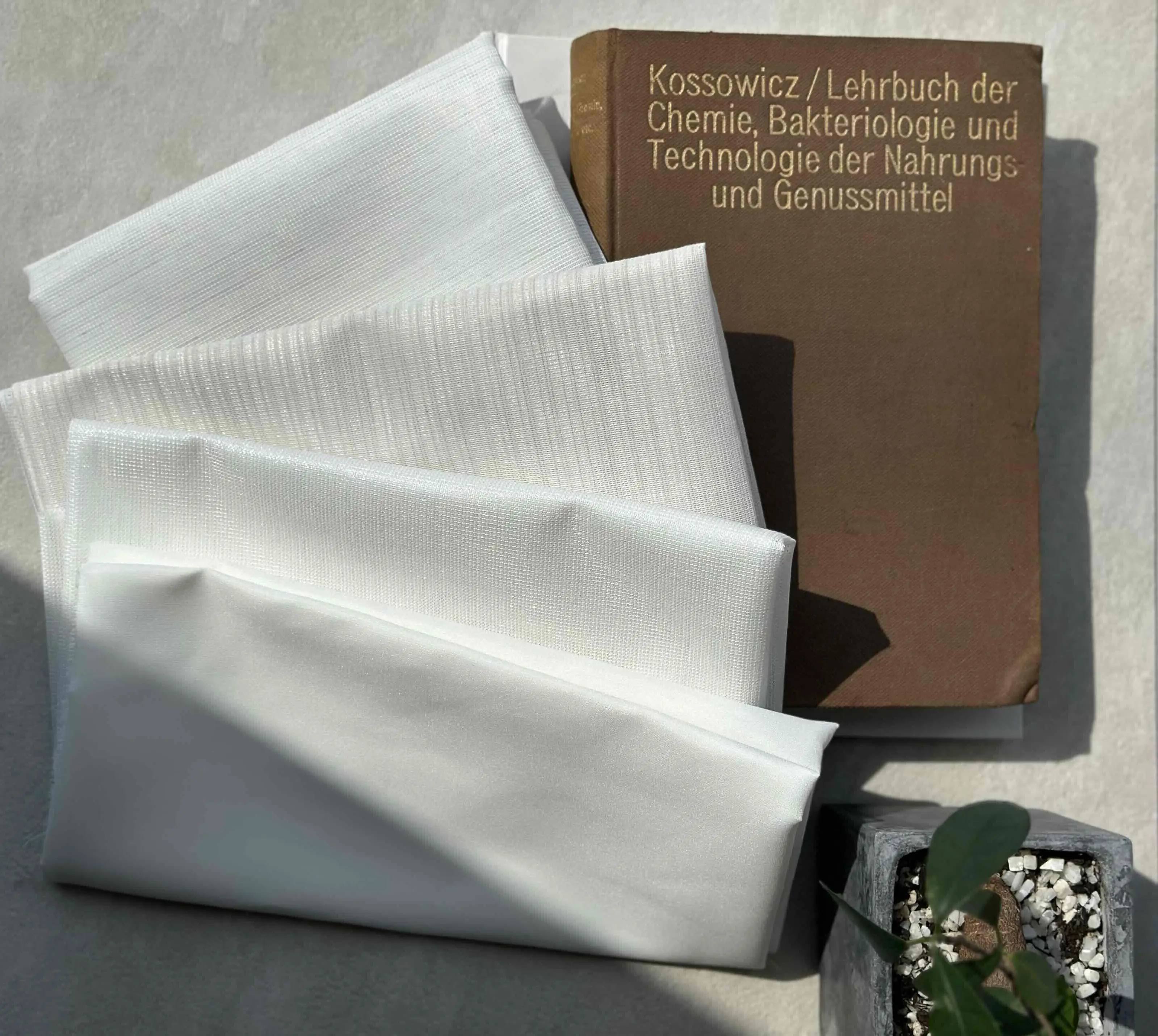 カーテンで花粉対策